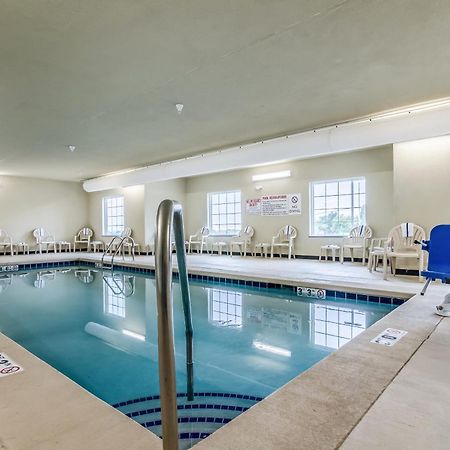 Cobblestone Hotel & Suites - Mccook Luaran gambar