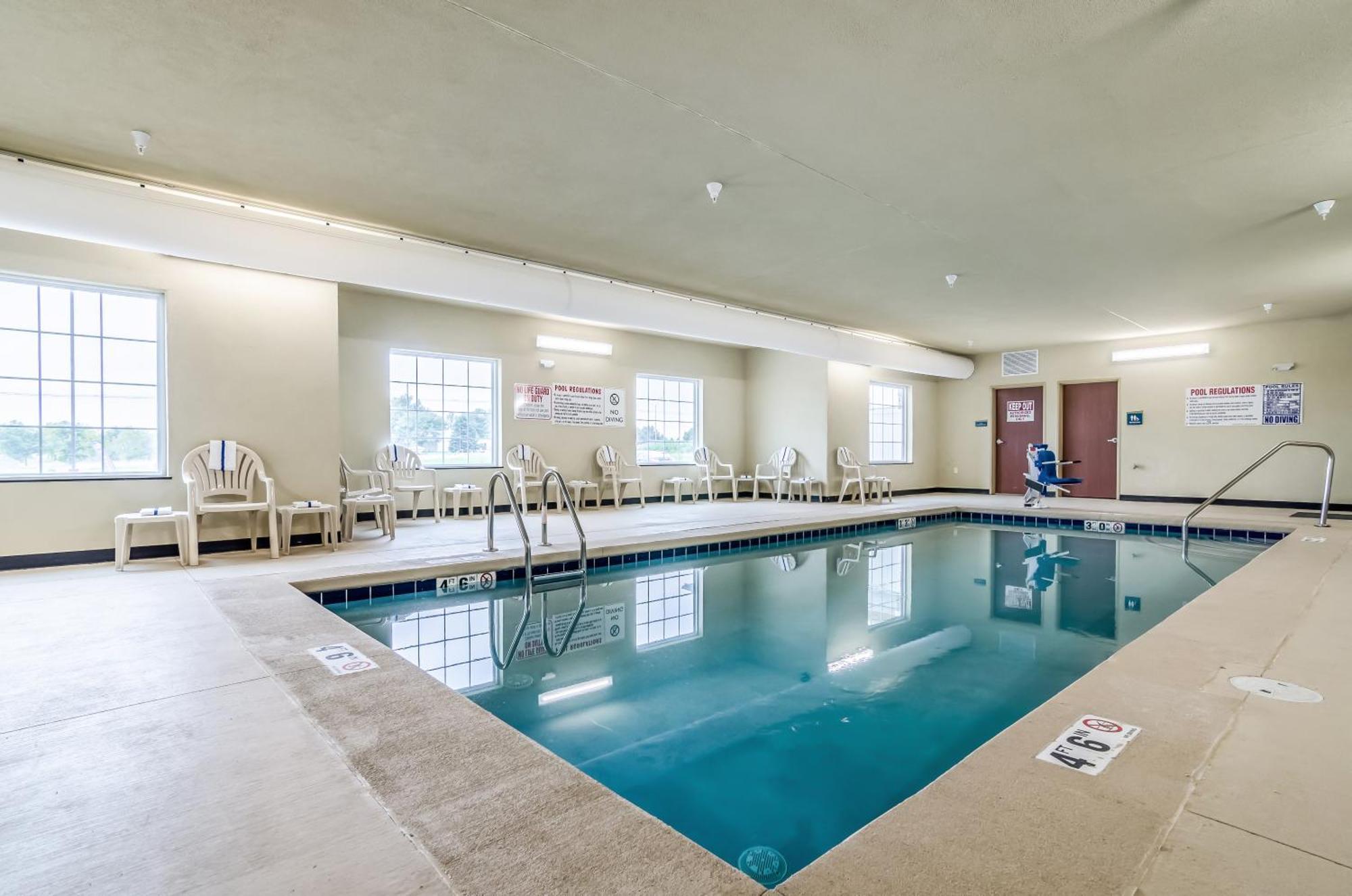 Cobblestone Hotel & Suites - Mccook Luaran gambar