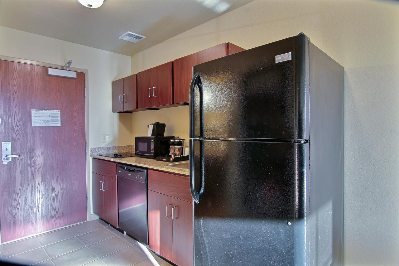 Cobblestone Hotel & Suites - Mccook Luaran gambar