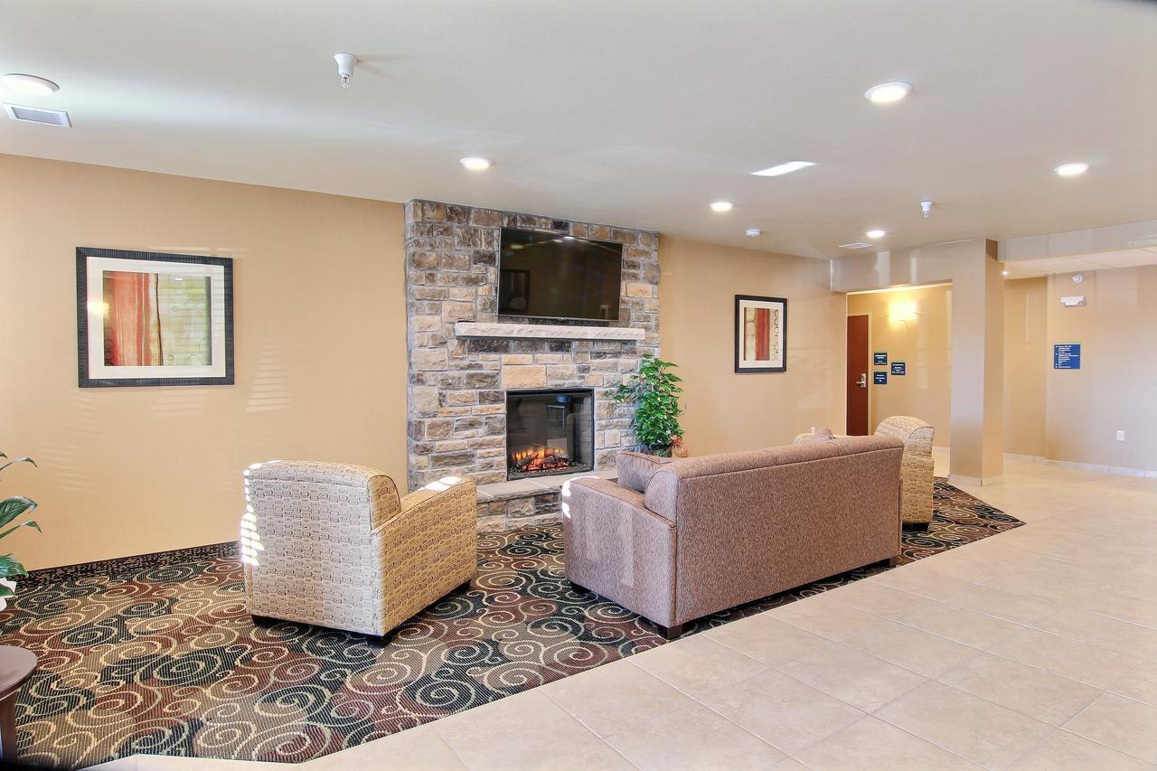 Cobblestone Hotel & Suites - Mccook Luaran gambar