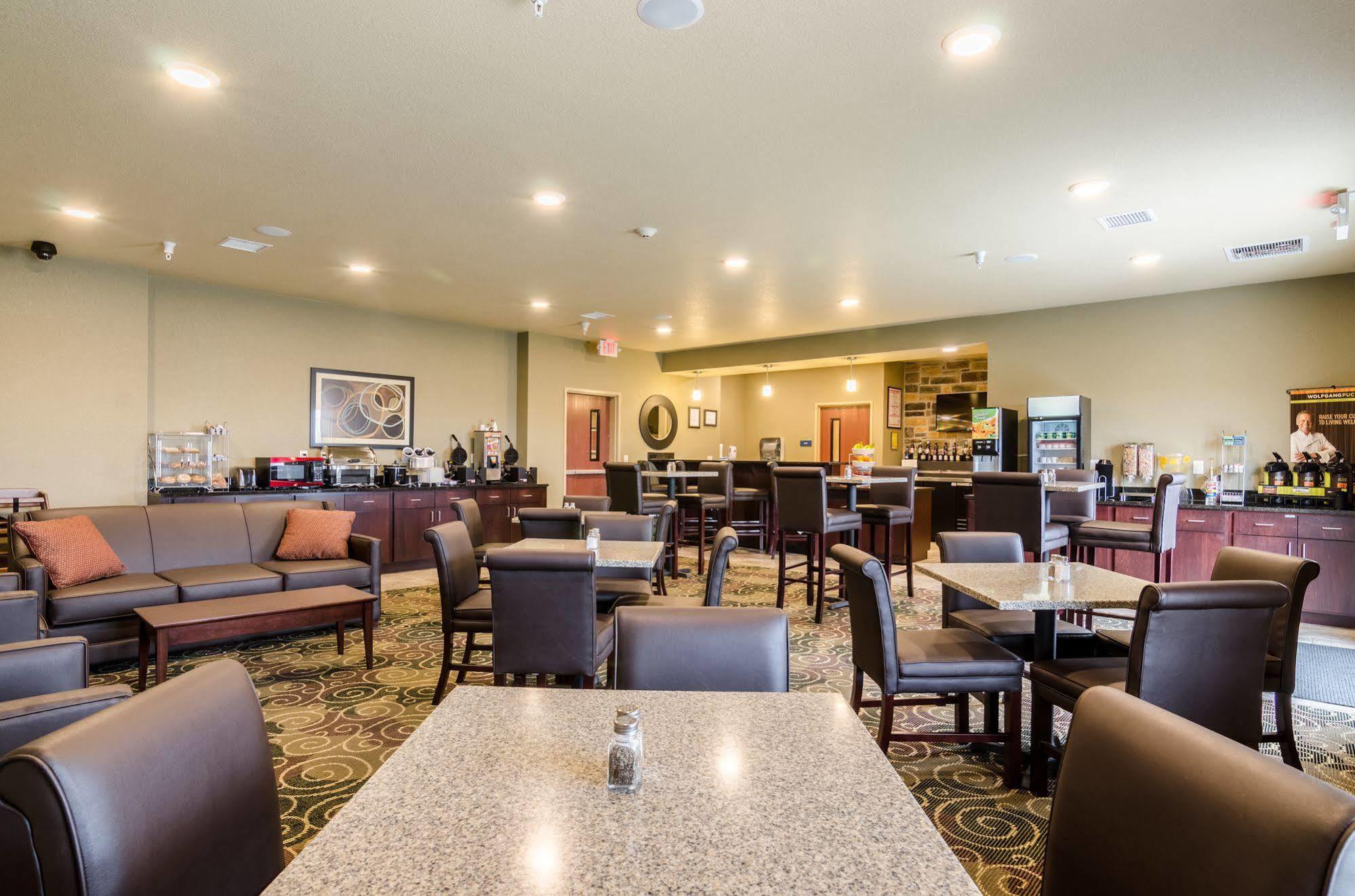 Cobblestone Hotel & Suites - Mccook Luaran gambar