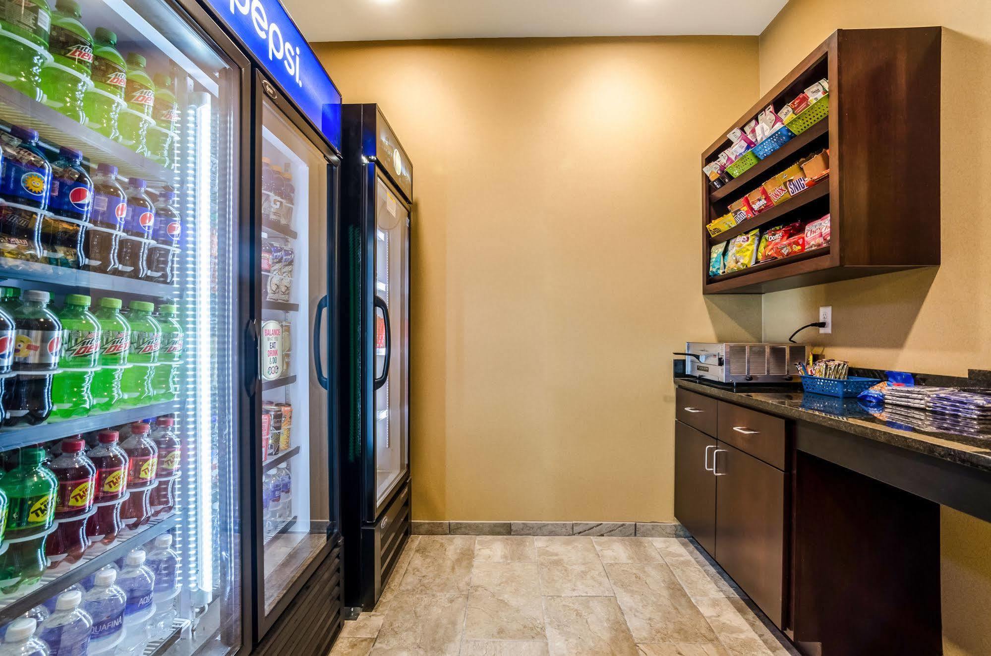 Cobblestone Hotel & Suites - Mccook Luaran gambar