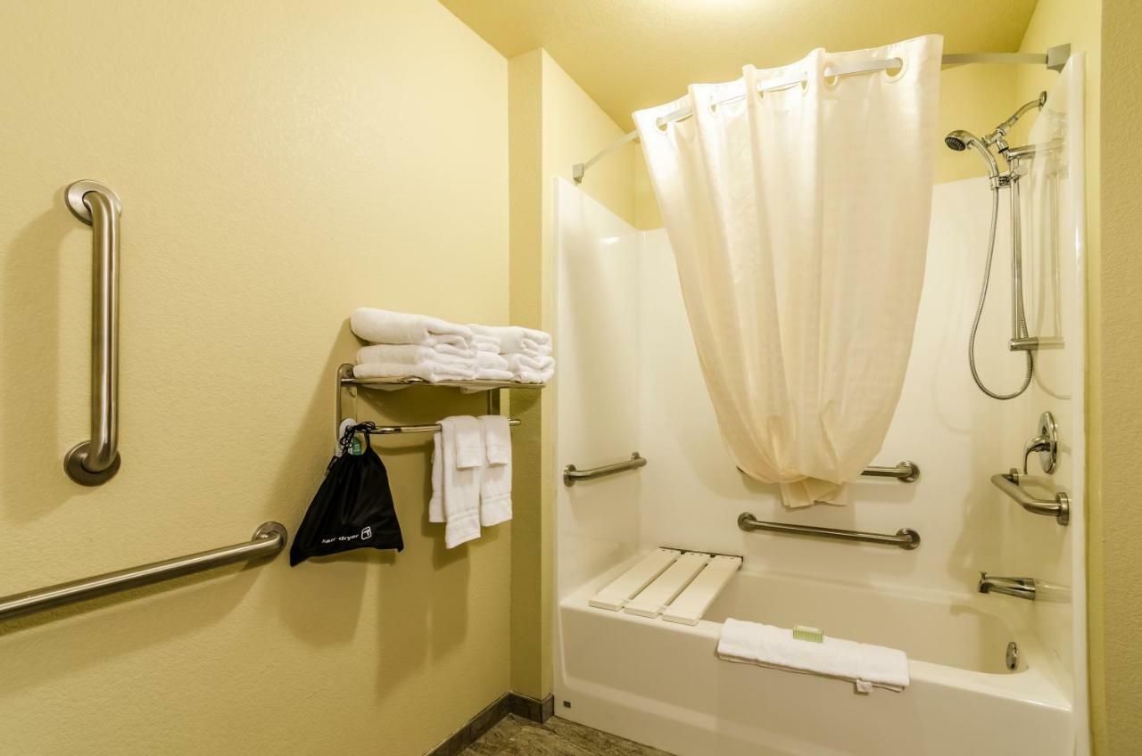 Cobblestone Hotel & Suites - Mccook Luaran gambar